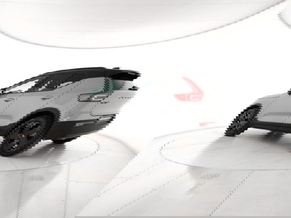 Volvo XC40 nuova a Modena (3)