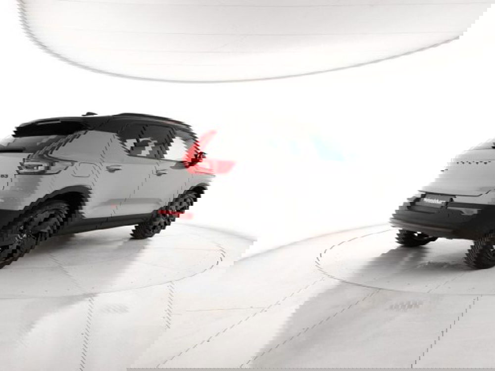 Volvo XC40 nuova a Modena (5)
