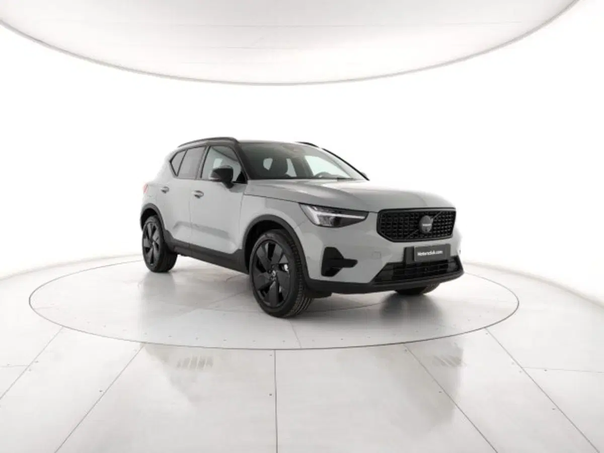 Volvo XC40 nuova a Modena (6)