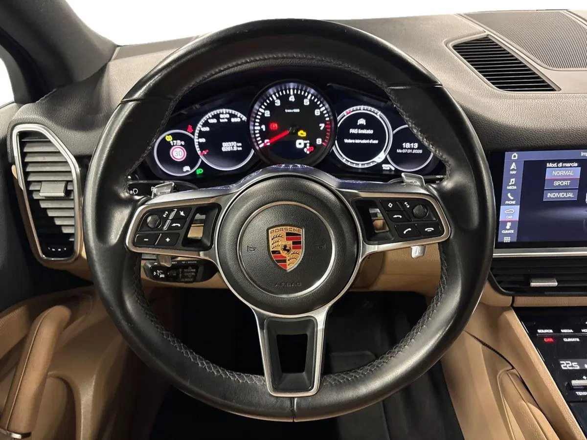 Porsche Cayenne usata a Prato (10)
