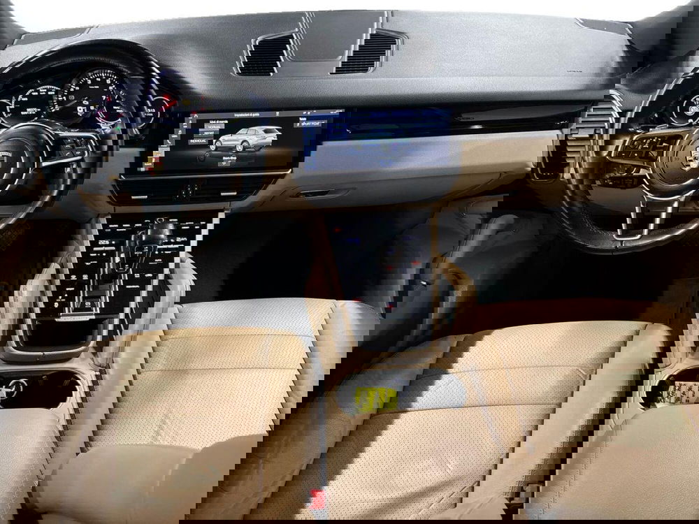 Porsche Cayenne usata a Prato (11)