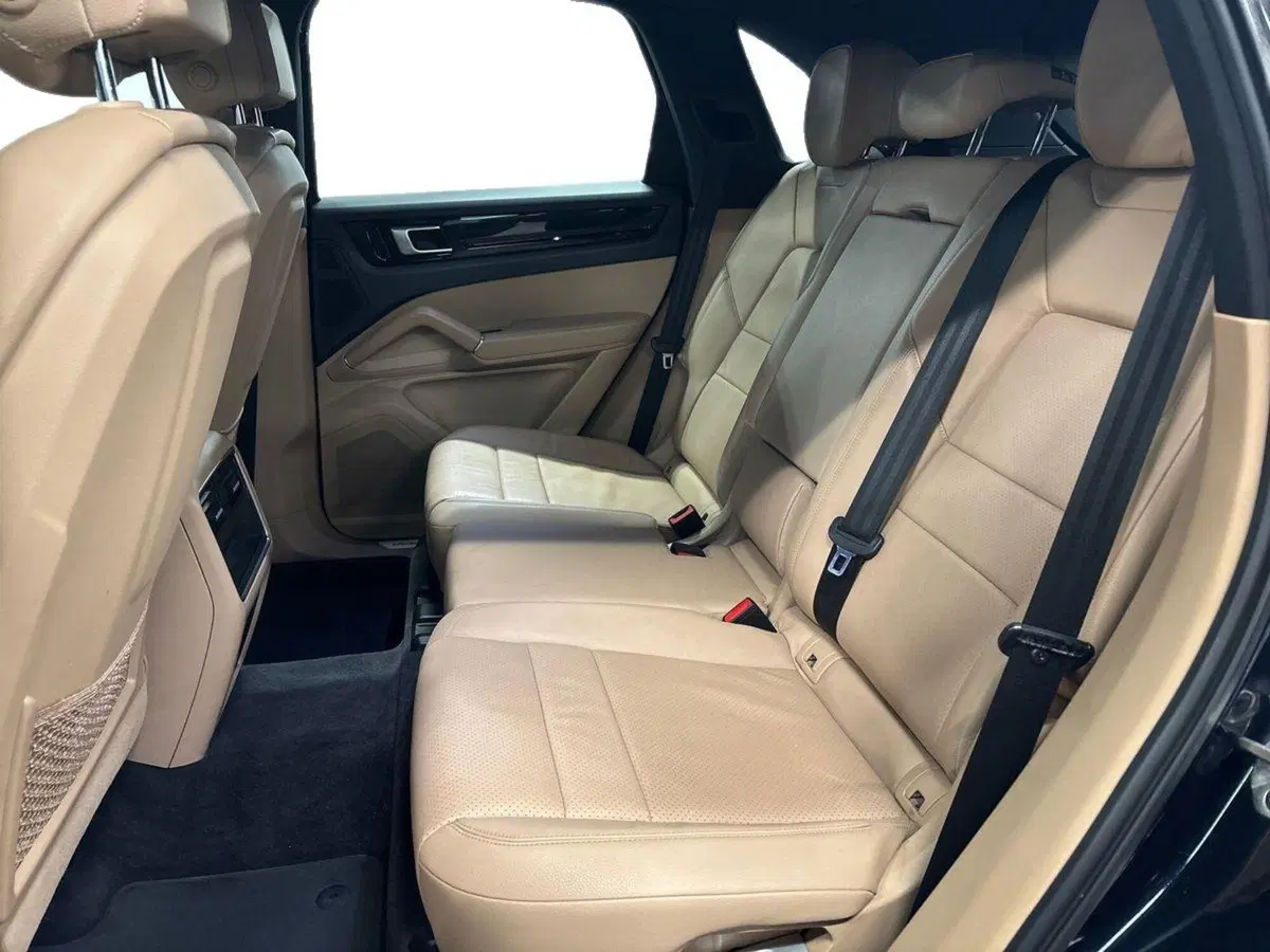 Porsche Cayenne usata a Prato (12)