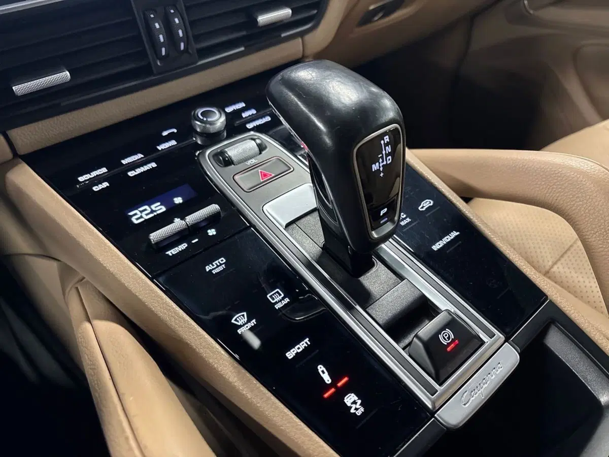 Porsche Cayenne usata a Prato (15)