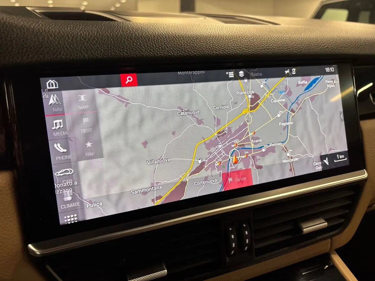Porsche Cayenne usata a Prato (18)