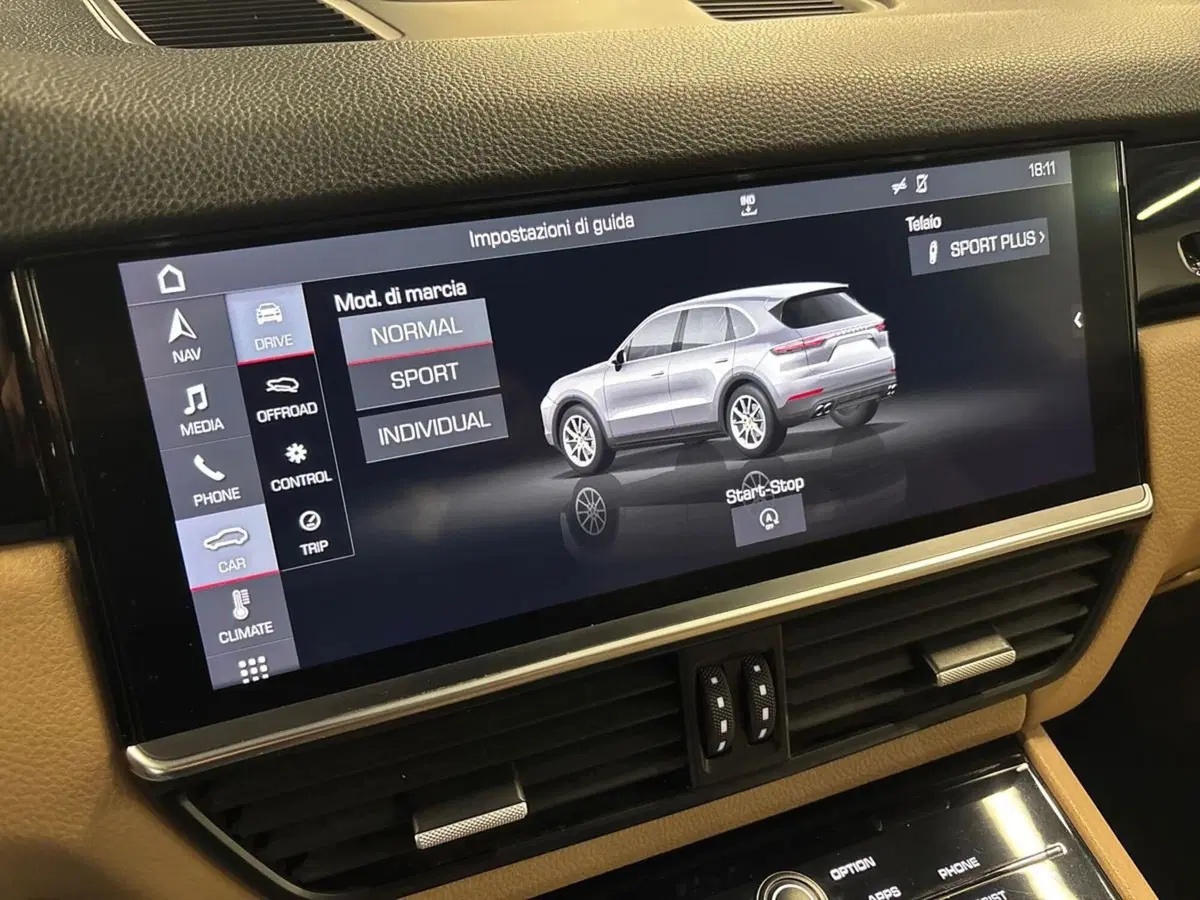 Porsche Cayenne usata a Prato (19)