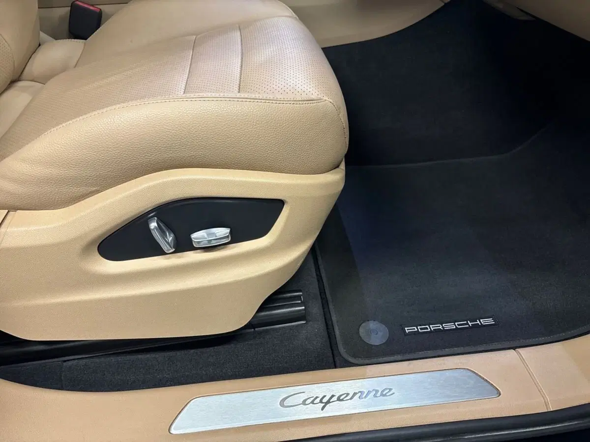 Porsche Cayenne usata a Prato (20)