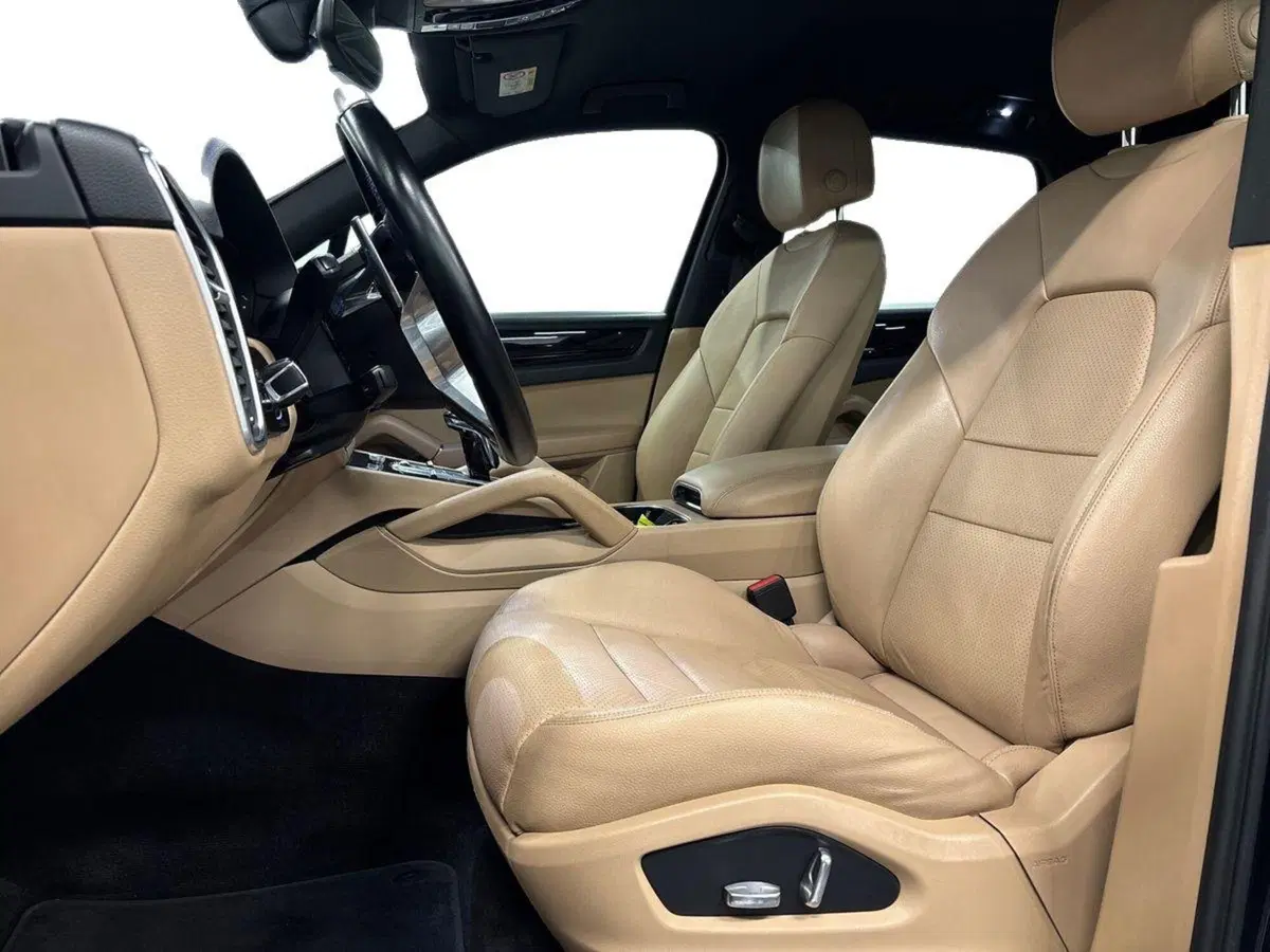Porsche Cayenne usata a Prato (9)