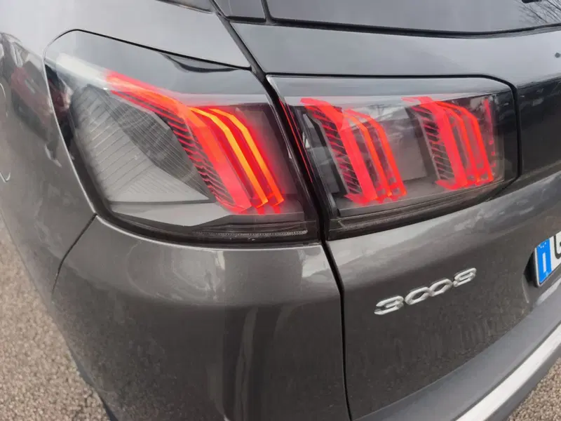 Peugeot 3008 usata a Frosinone (10)