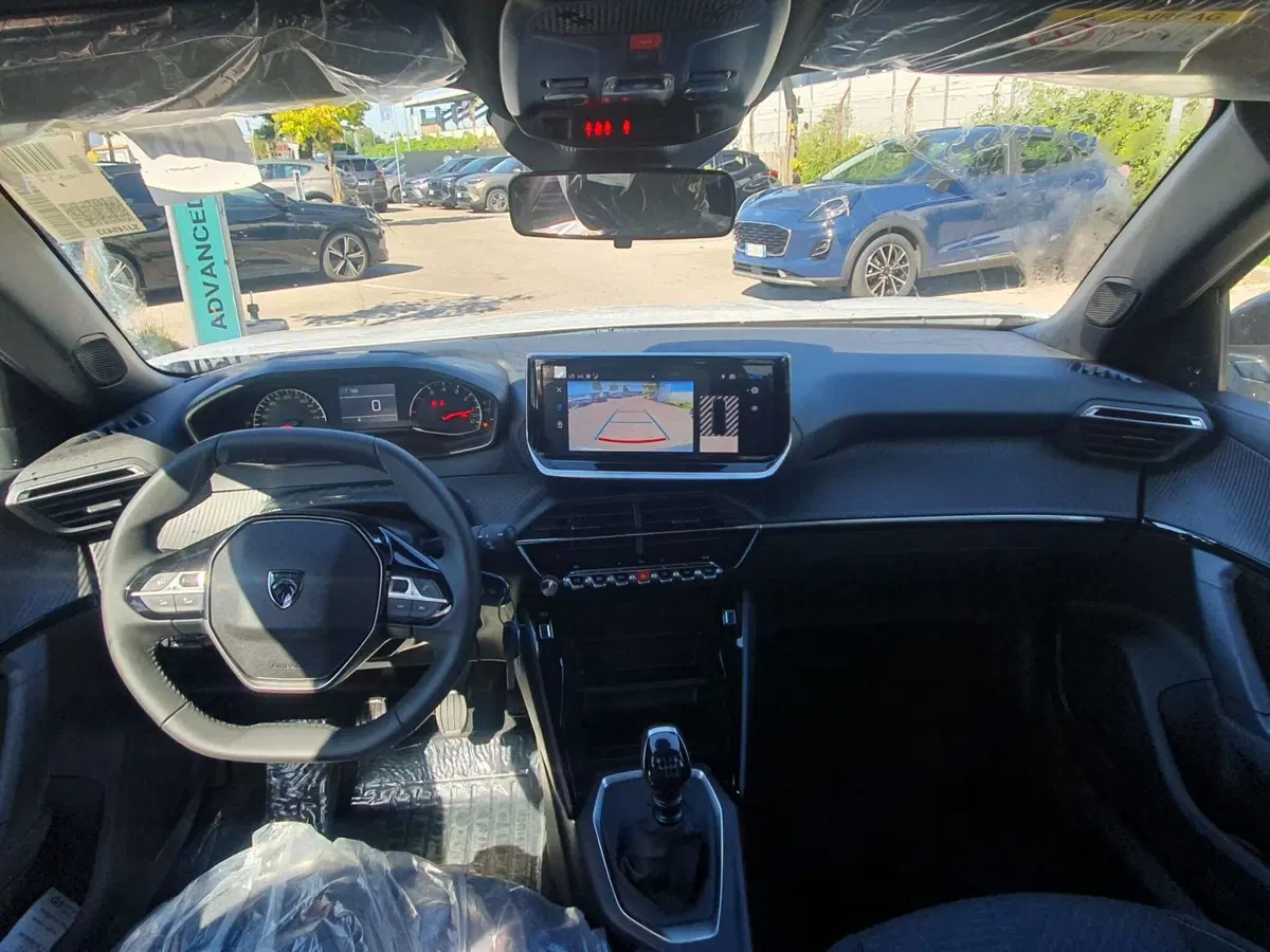 Peugeot 2008 nuova a Frosinone (11)