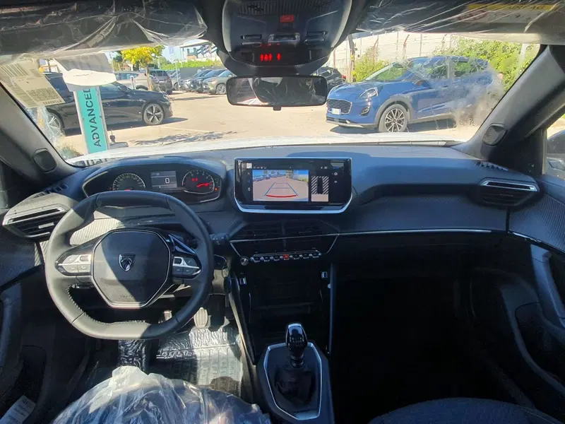 Peugeot 2008 nuova a Frosinone (11)