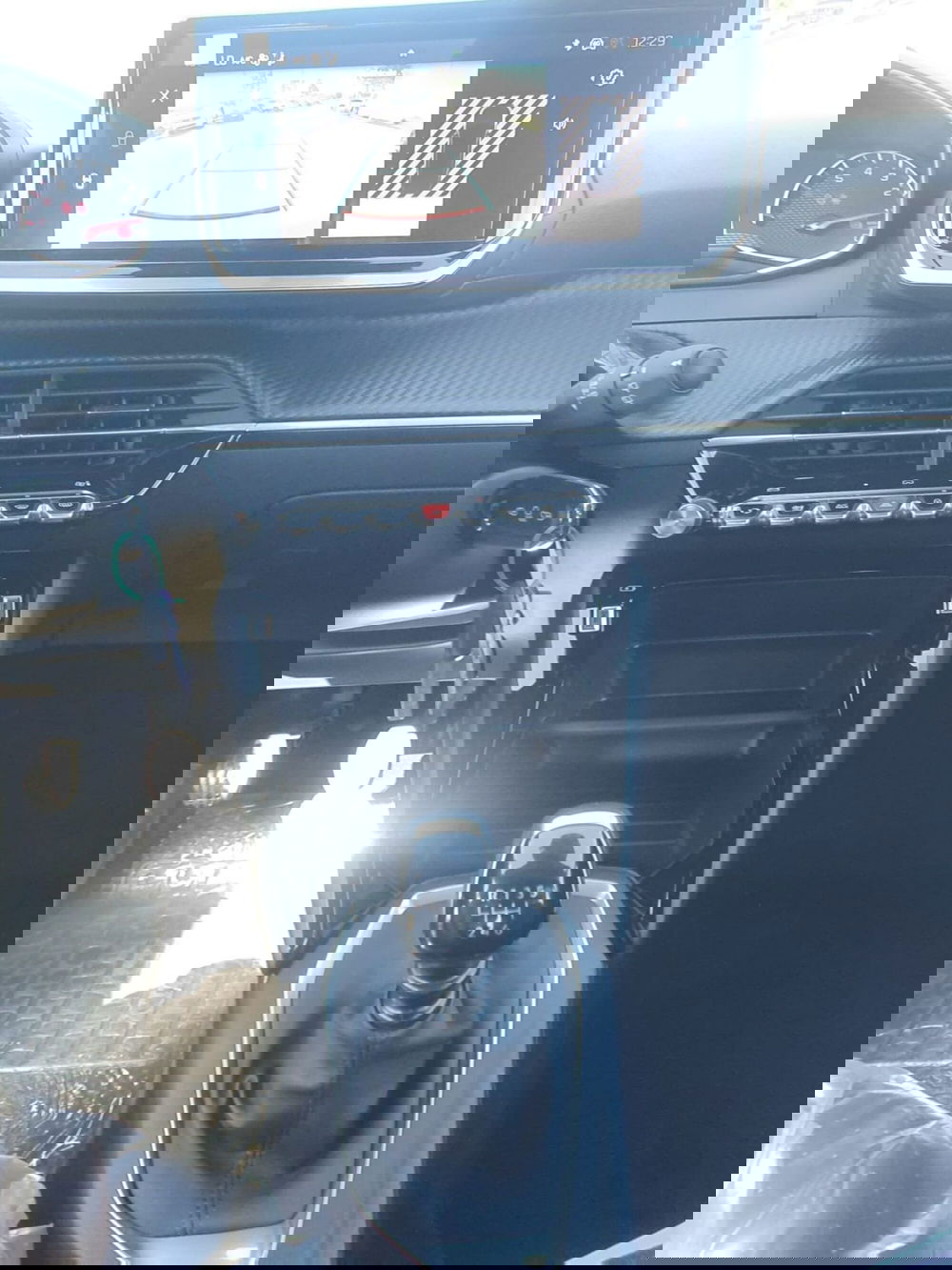 Peugeot 2008 nuova a Frosinone (12)