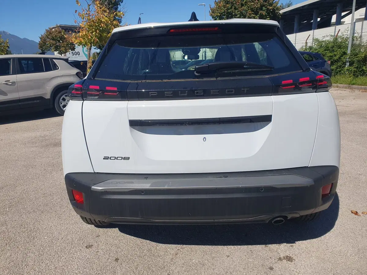 Peugeot 2008 nuova a Frosinone (6)