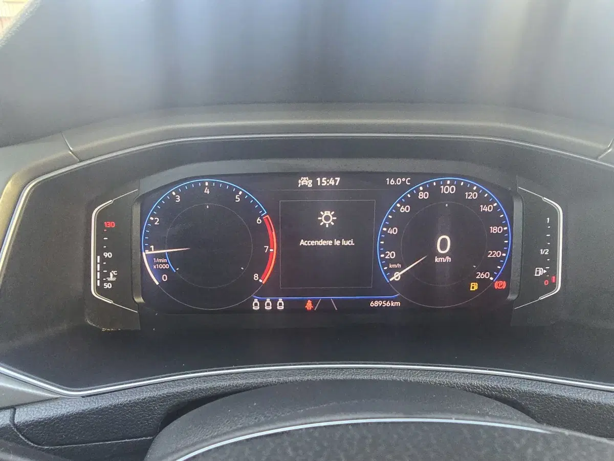 Volkswagen T-Roc usata a Massa-Carrara (9)