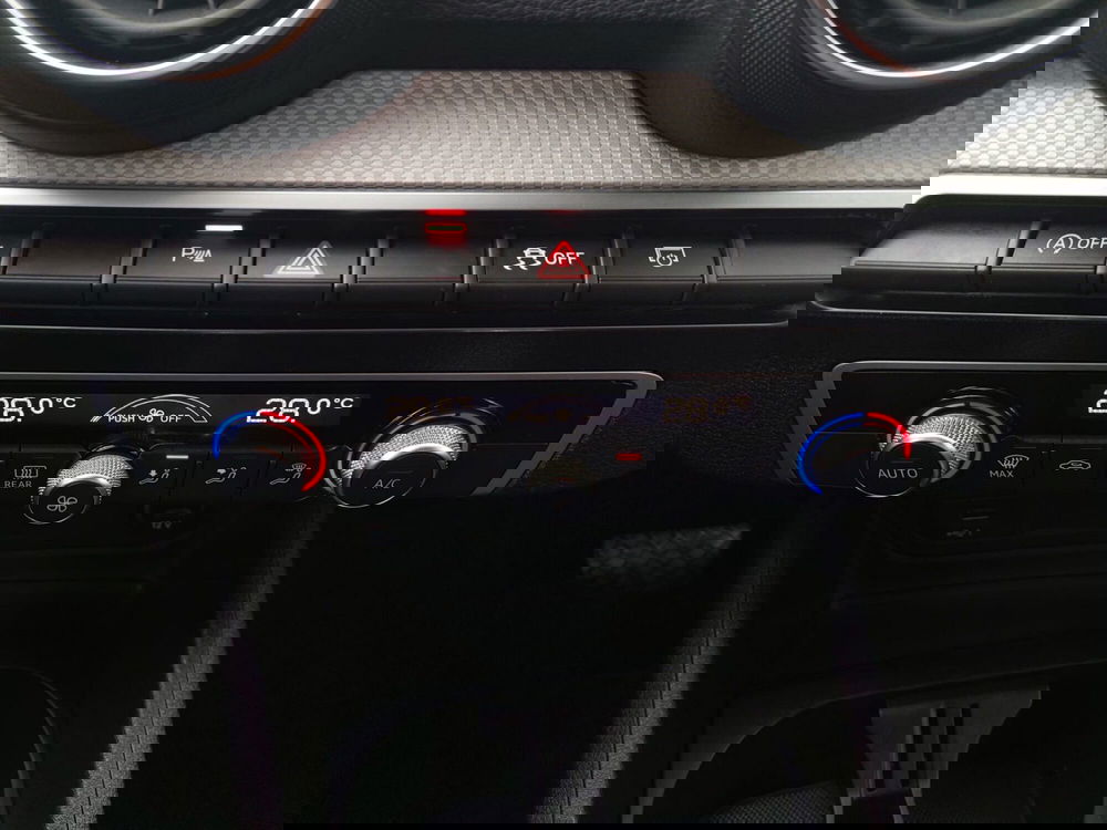 Audi Q2 usata a Bari (8)