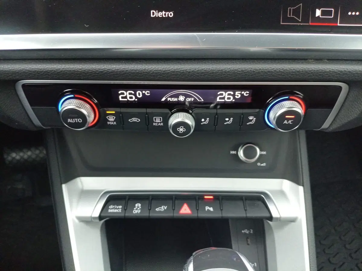 Audi Q3 usata a Bari (9)