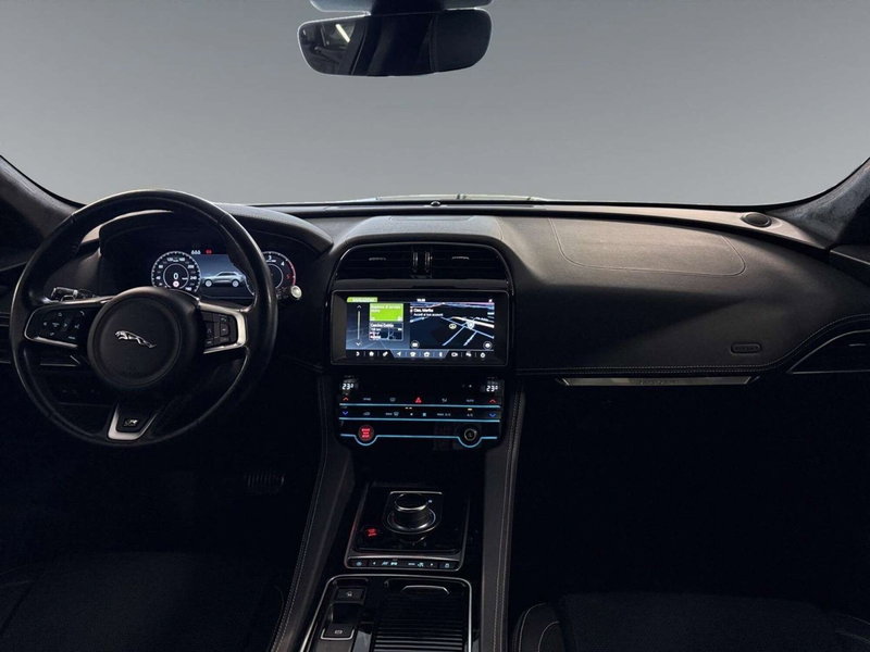 Jaguar F-Pace usata a Trento (3)