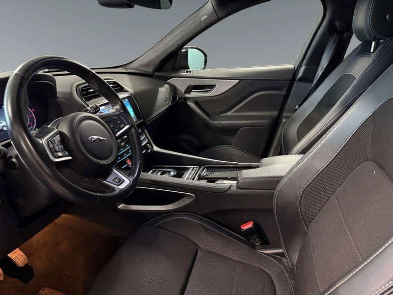 Jaguar F-Pace usata a Trento (4)