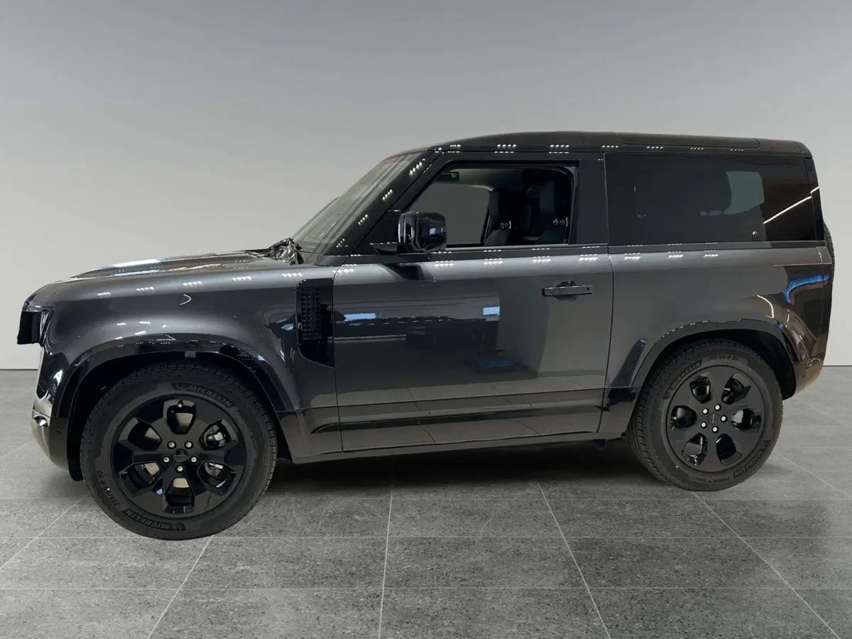 Land Rover Defender nuova a Trento (6)