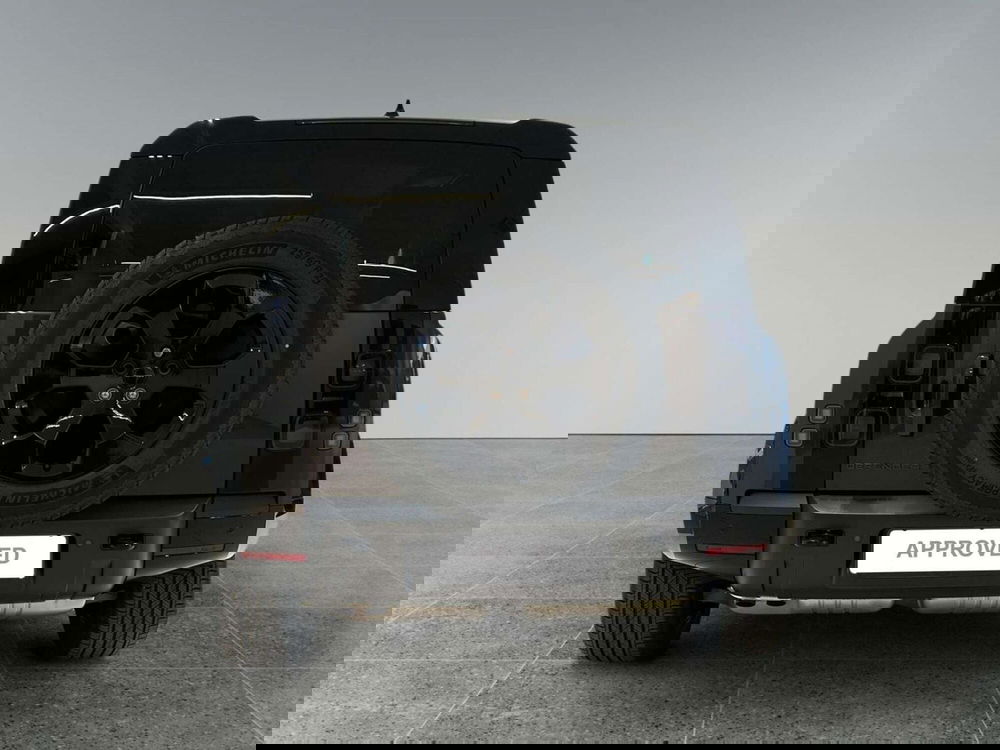 Land Rover Defender nuova a Trento (7)
