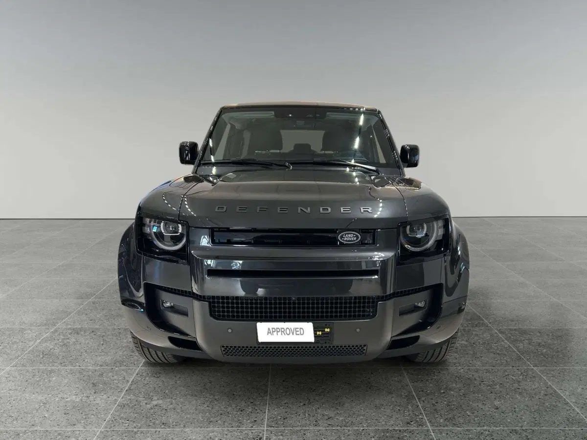 Land Rover Defender nuova a Trento (8)