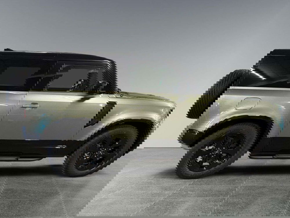 Land Rover Defender nuova a Trento (2)