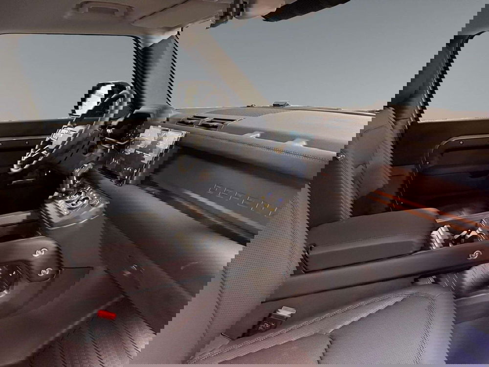 Land Rover Defender nuova a Trento (4)