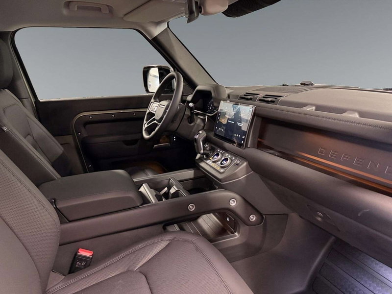 Land Rover Defender nuova a Trento (4)