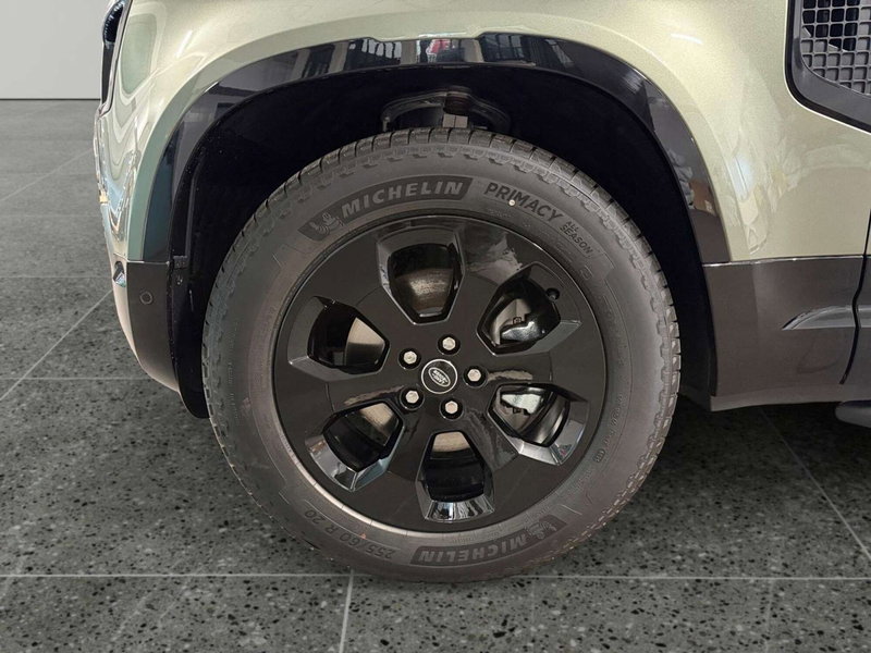 Land Rover Defender nuova a Trento (5)