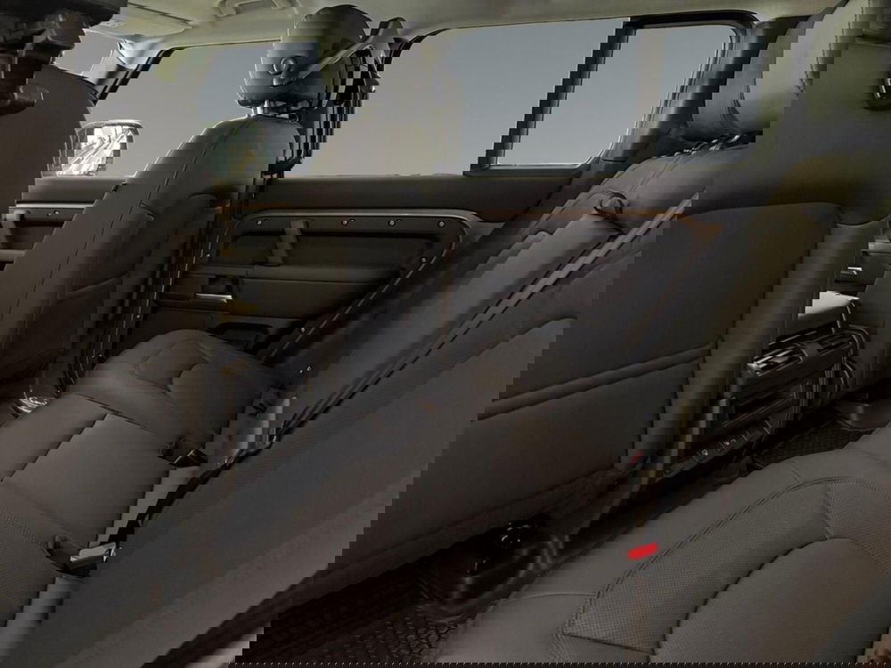 Land Rover Defender nuova a Trento (5)