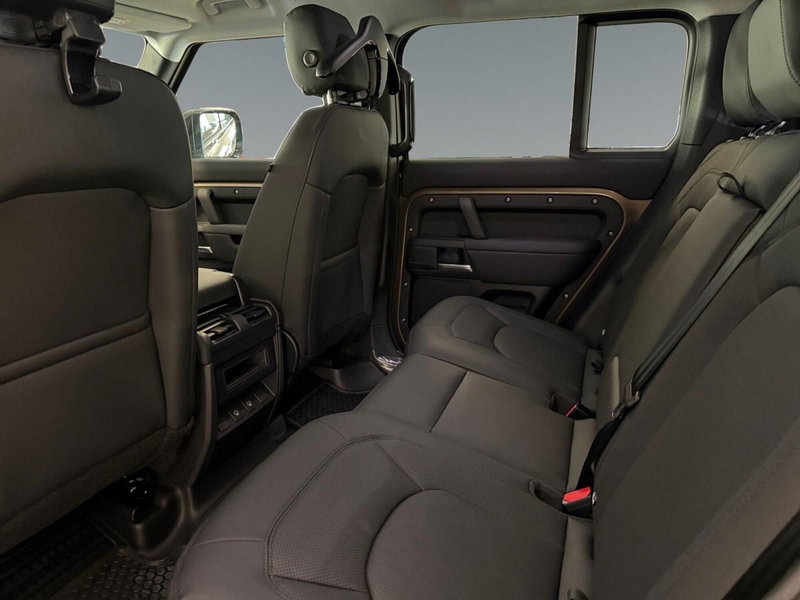 Land Rover Defender nuova a Trento (5)