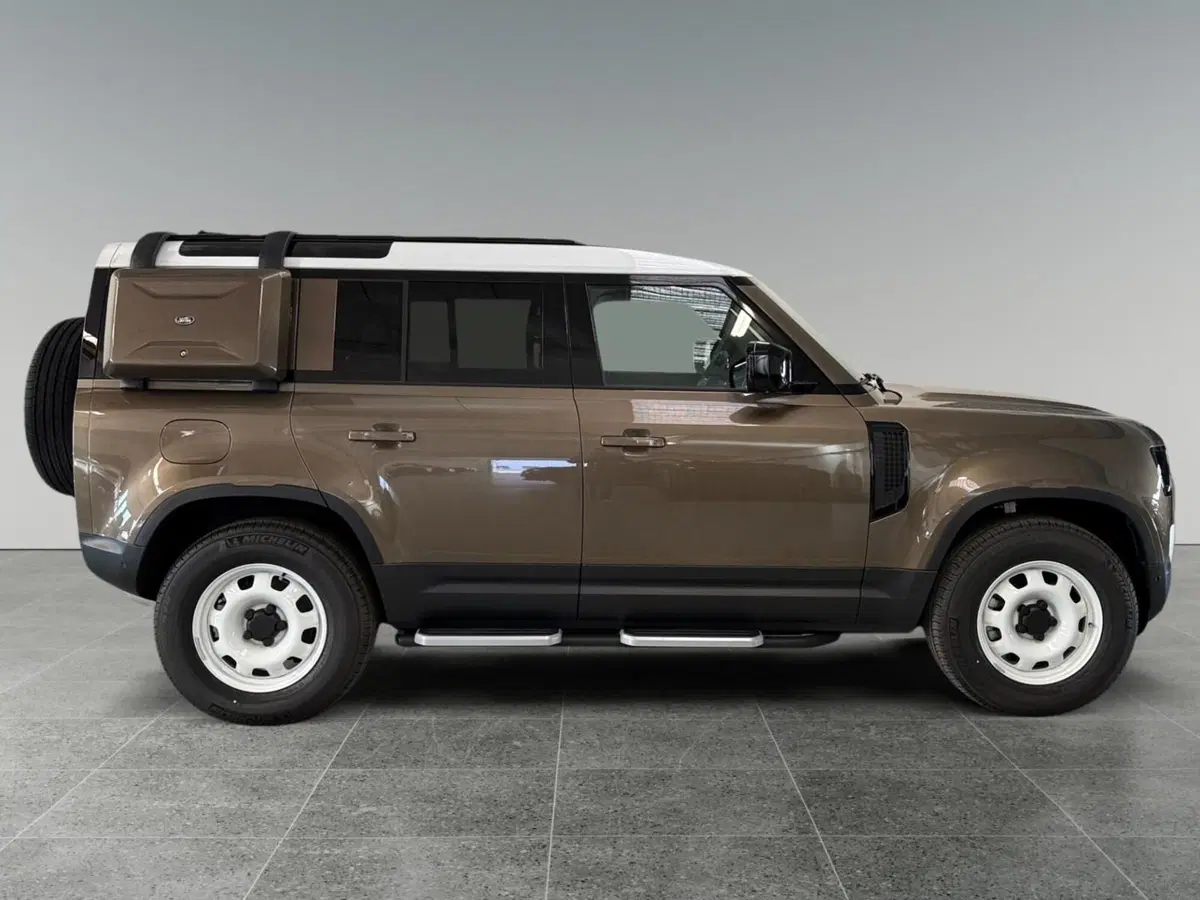 Land Rover Defender nuova a Trento (6)