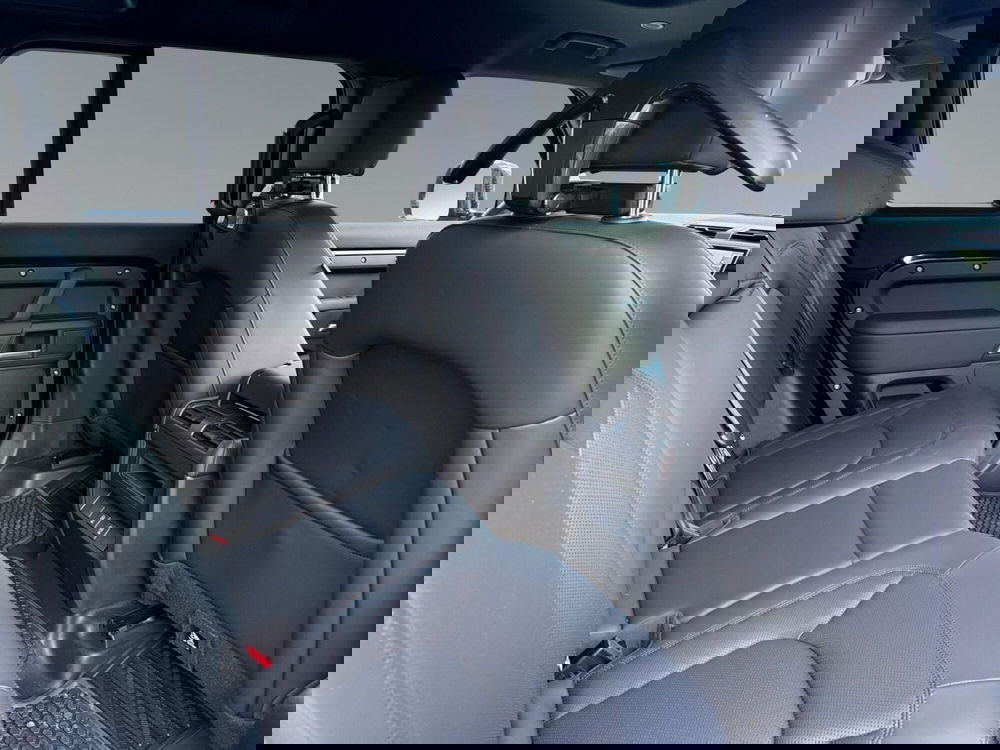 Land Rover Defender nuova a Trento (5)