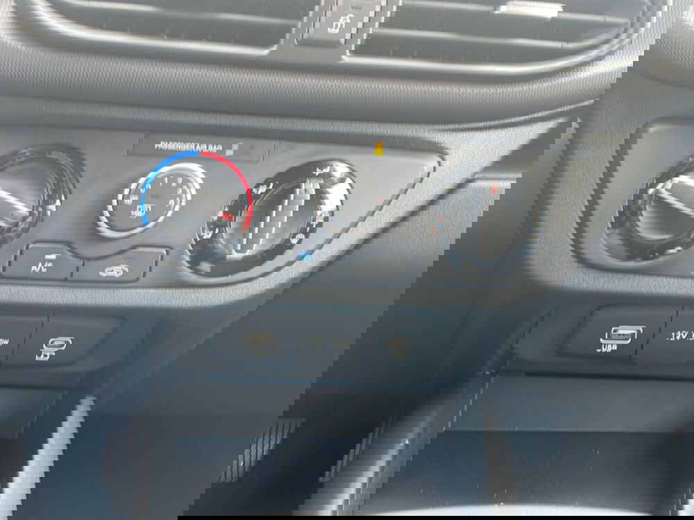 Hyundai i10 nuova a Roma (18)