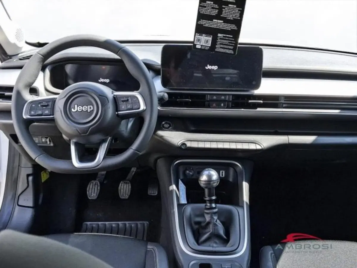 Jeep Avenger nuova a Perugia (14)