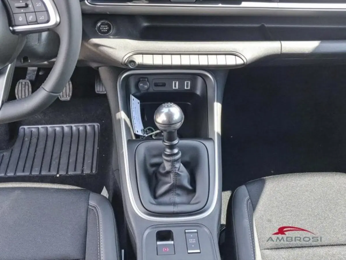Jeep Avenger nuova a Perugia (15)