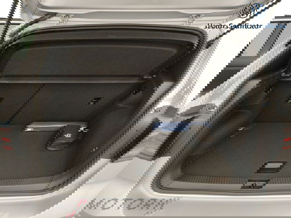 Volkswagen T-Cross nuova a Varese (9)