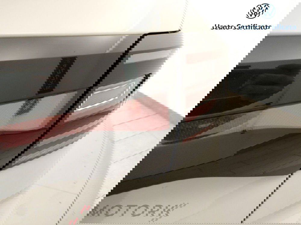 Volkswagen T-Cross usata a Varese (8)