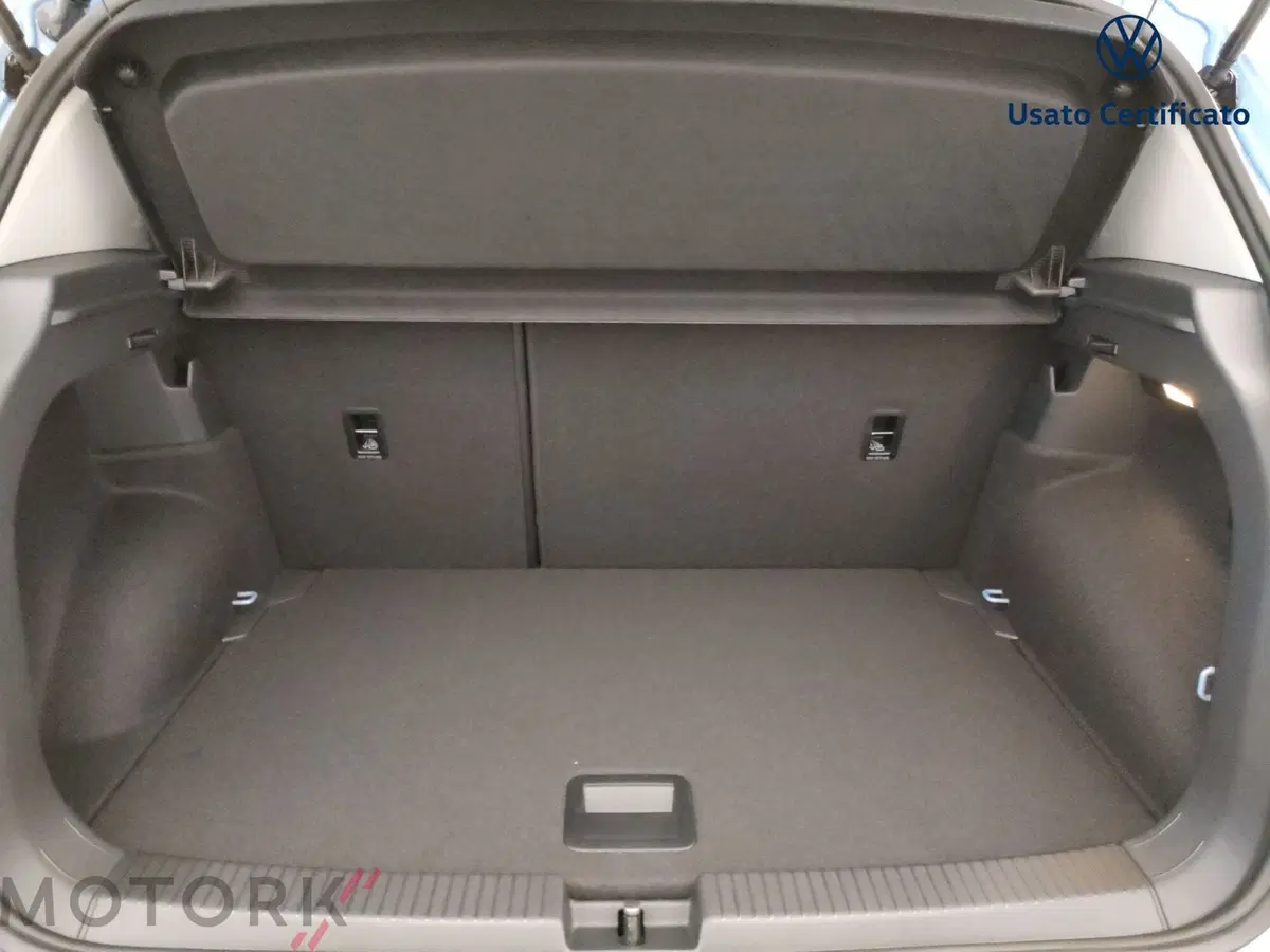 Volkswagen T-Cross nuova a Varese (11)