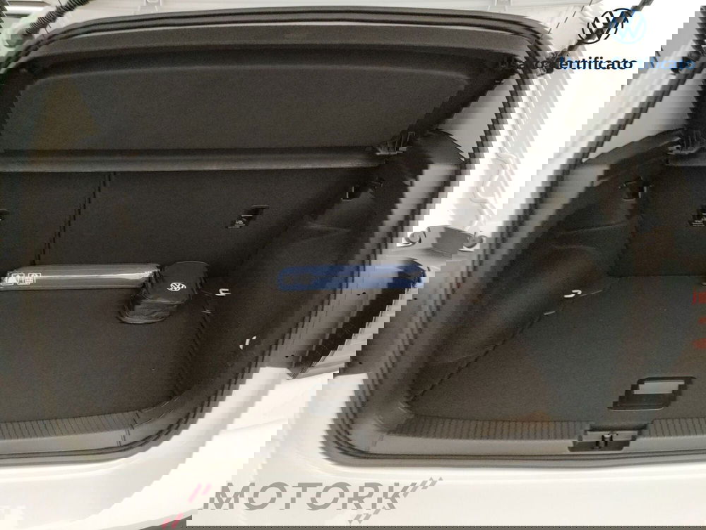 Volkswagen T-Cross nuova a Varese (9)