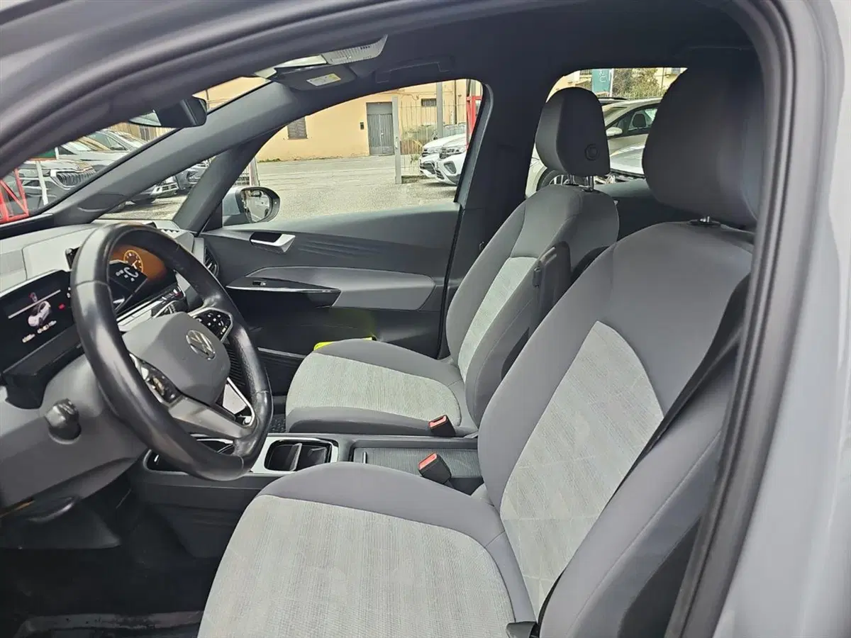 Volkswagen ID.3 usata a Lecco (9)