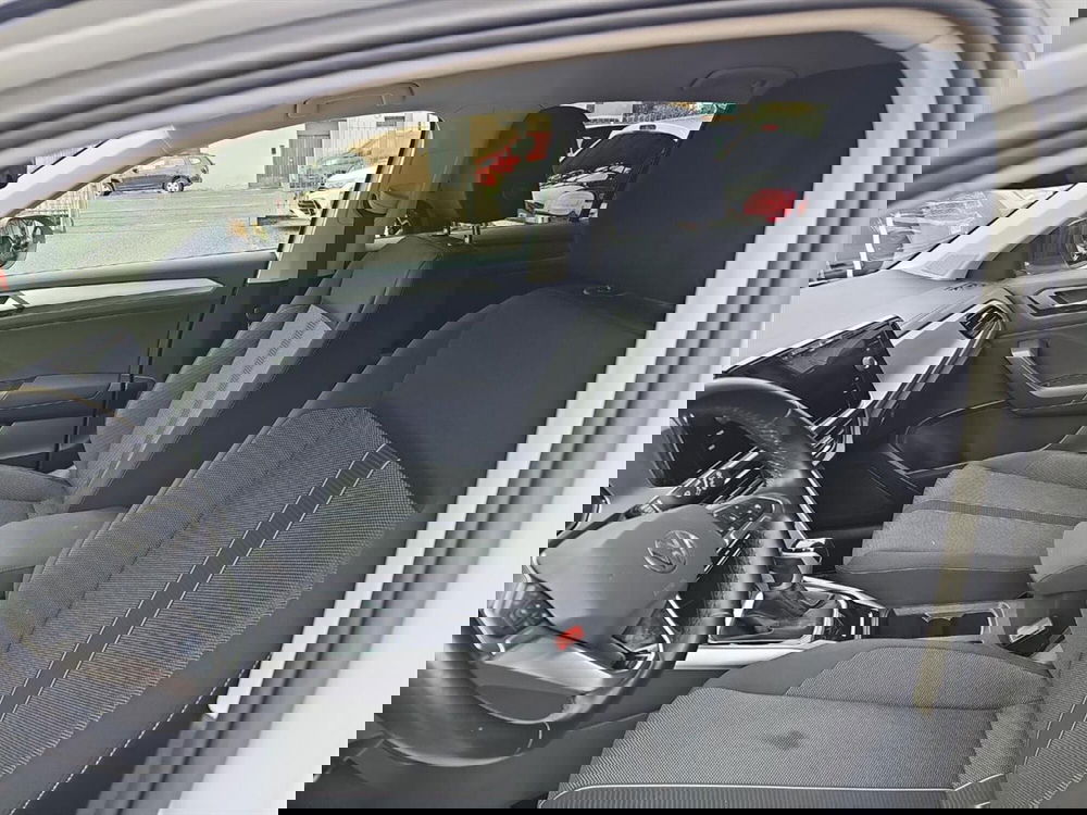 Volkswagen T-Roc usata a Lecco (9)