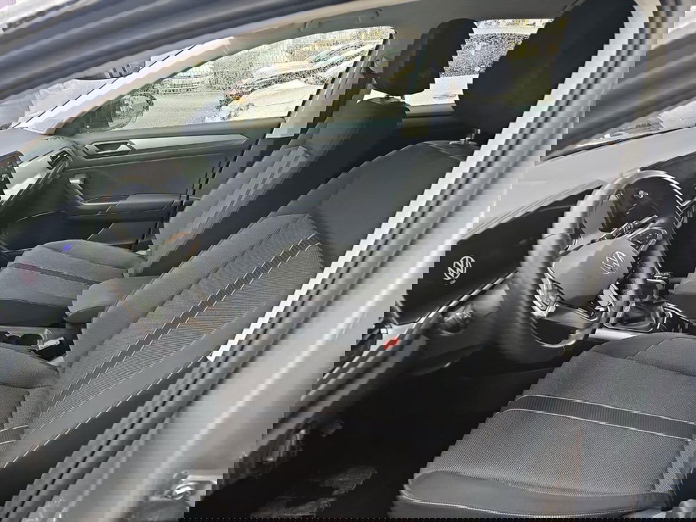 Volkswagen T-Roc usata a Lecco (11)