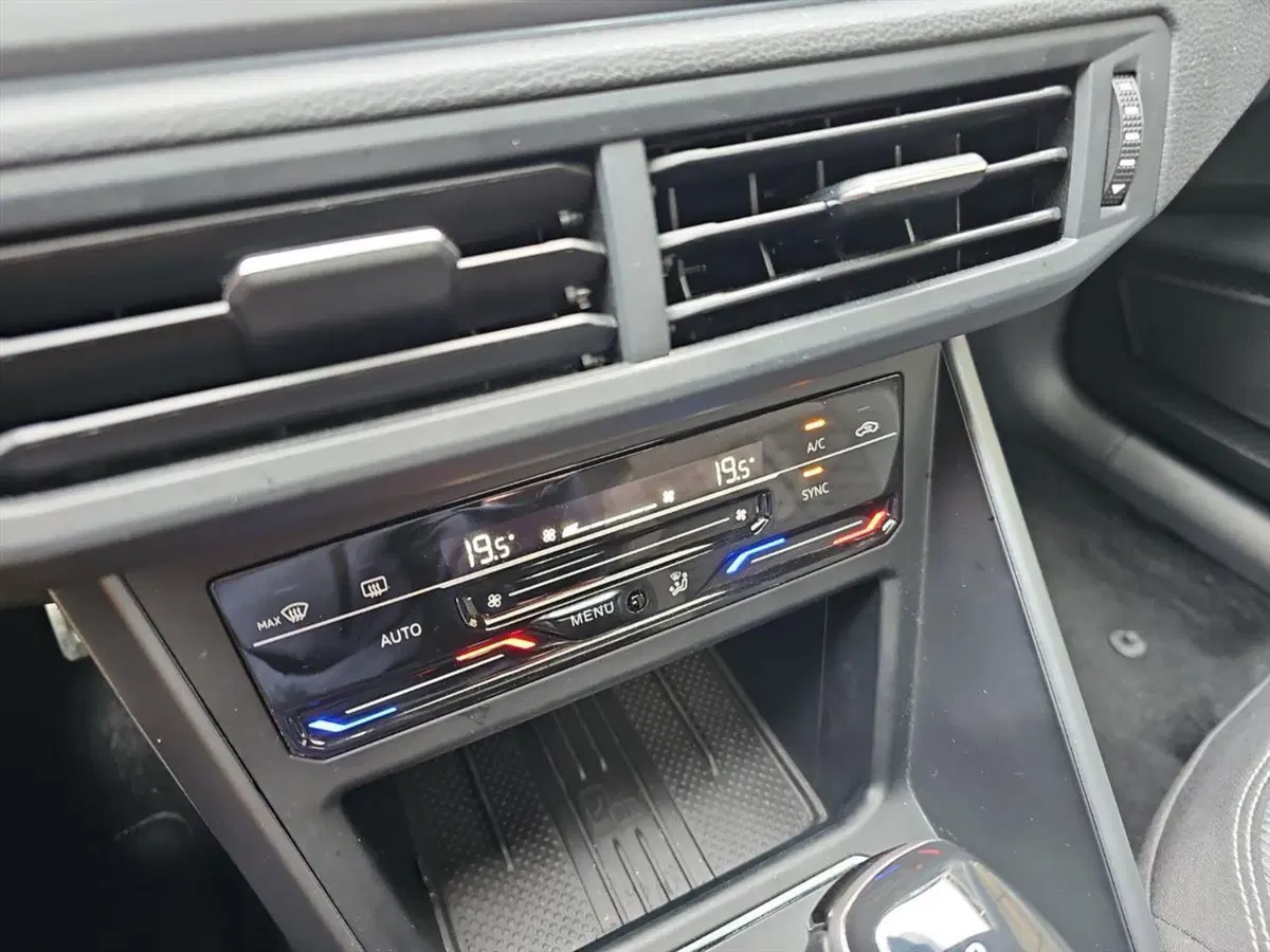 Volkswagen Taigo usata a Lecco (15)