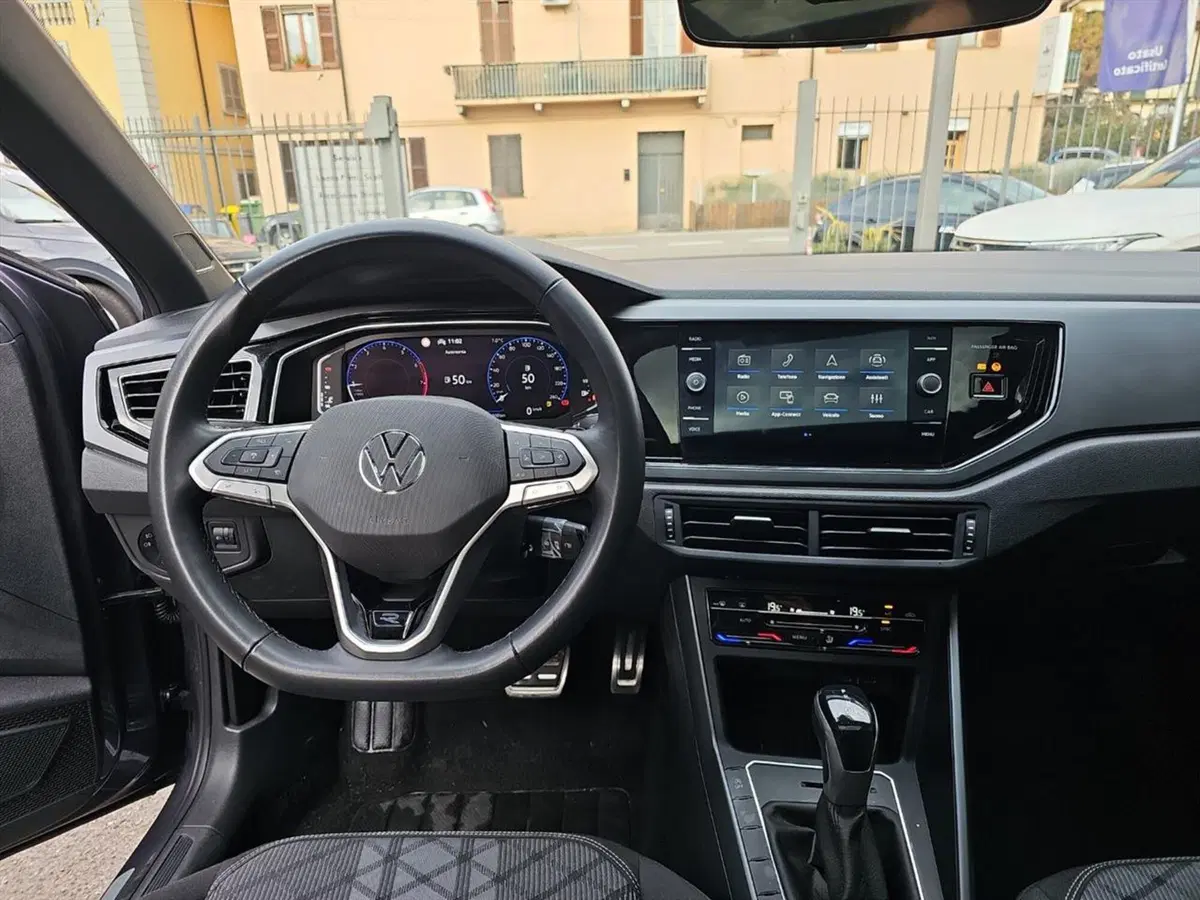 Volkswagen Taigo usata a Lecco (9)