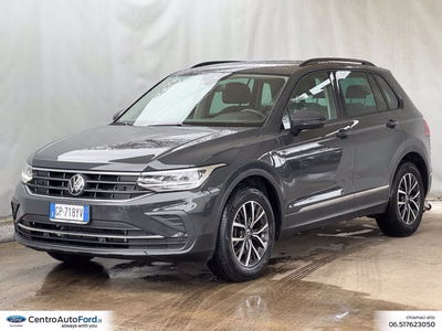 Volkswagen Tiguan 2.0 TDI SCR Life del 2023 usata a Albano Laziale