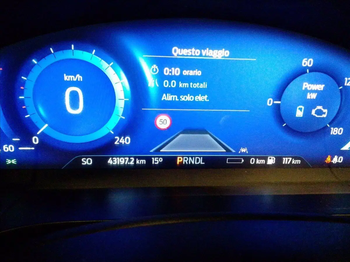 Ford Kuga usata a Milano (8)