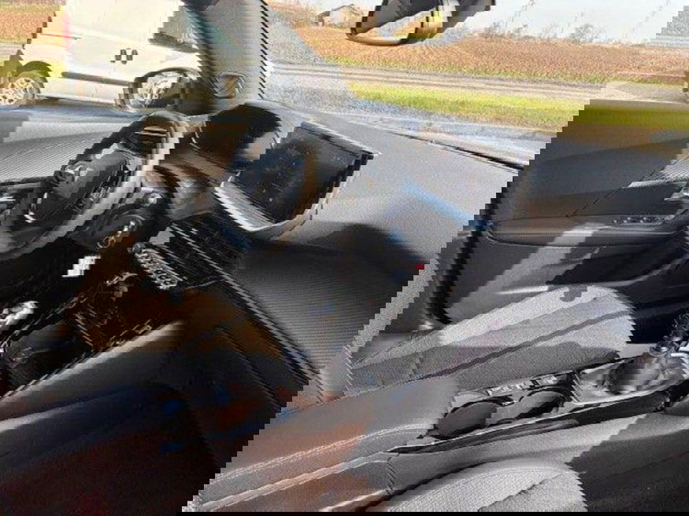 Peugeot 2008 usata a Milano (11)