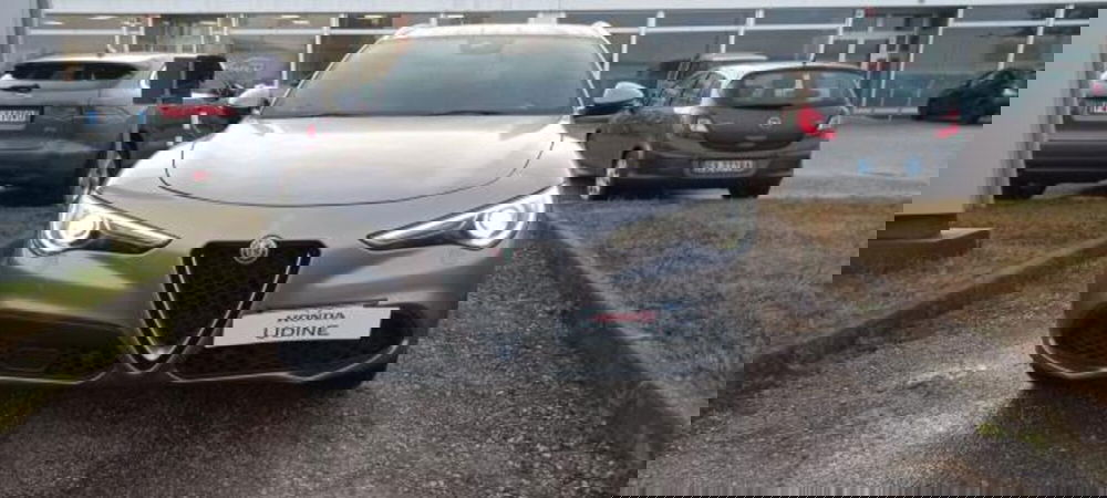 Alfa Romeo Stelvio usata a Udine (2)