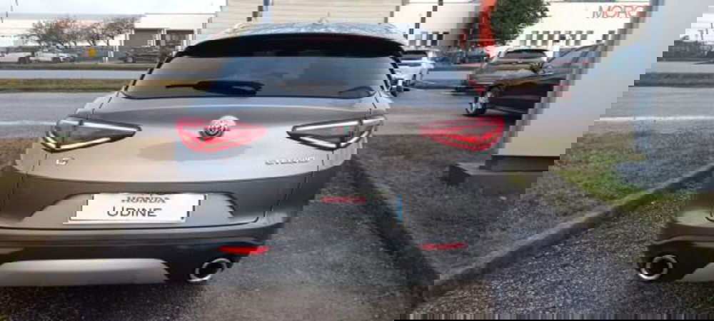 Alfa Romeo Stelvio usata a Udine (4)
