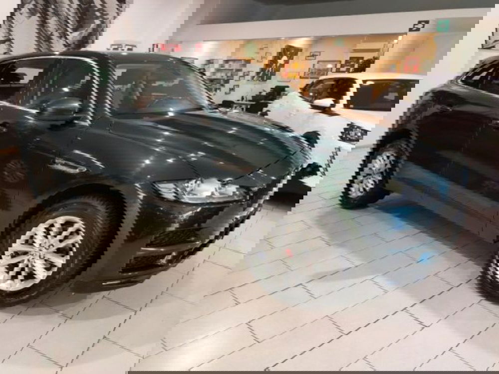 Jaguar F-Pace usata a Firenze (6)